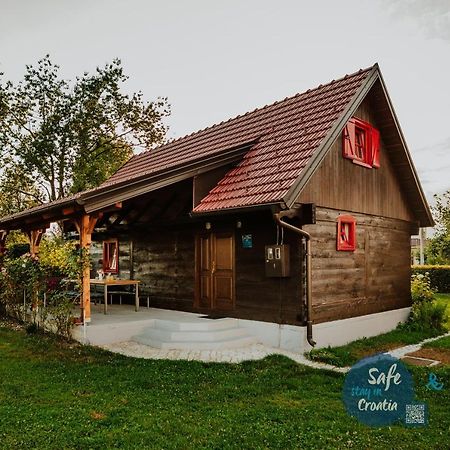 Kuca Za Odmor Lang Villa คาร์โลวัตส์ ภายนอก รูปภาพ